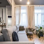 Charming Apartment In The Old Town